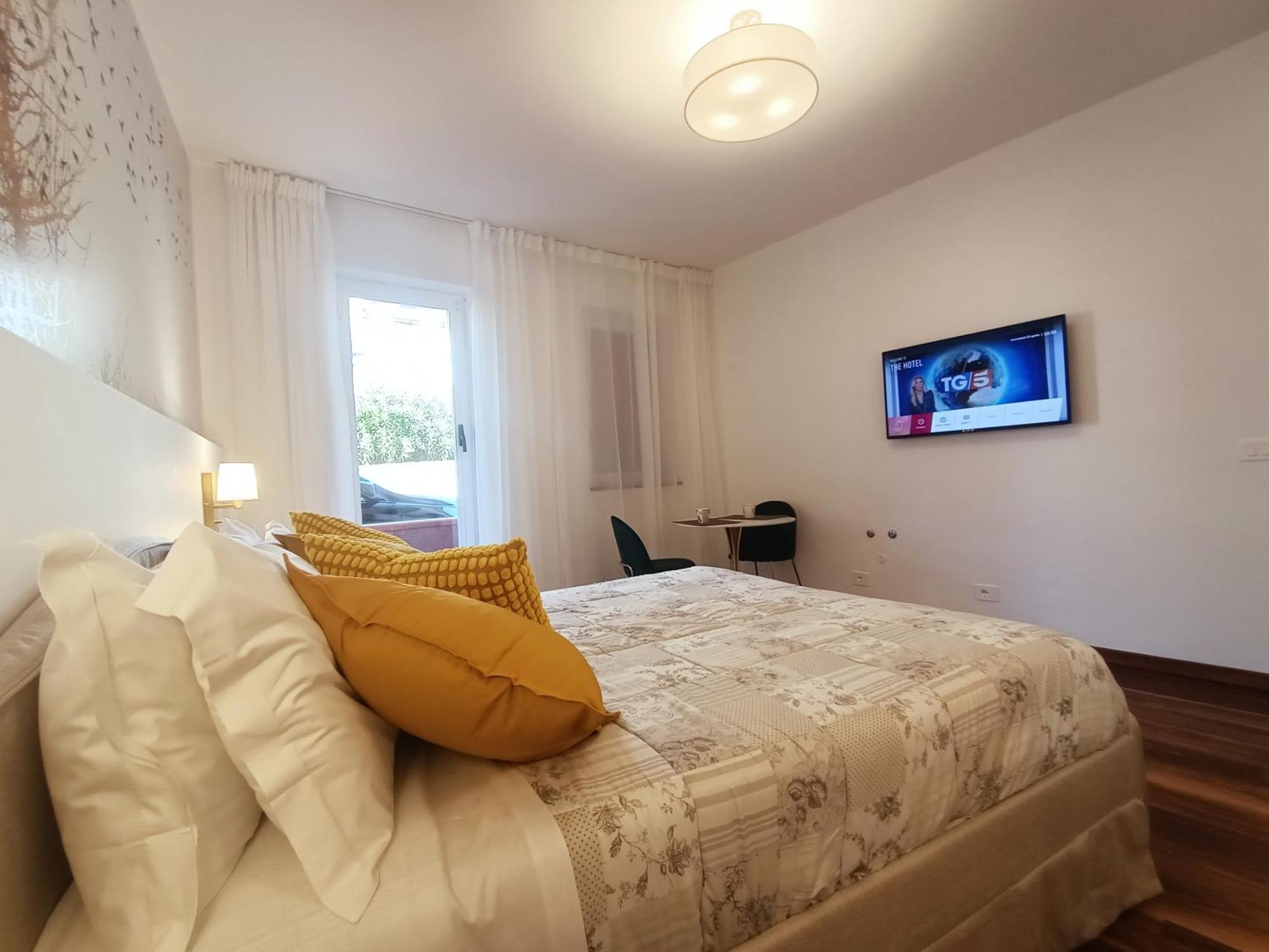 Residence La Meridiana San Bartolomeo Al Mare Room photo
